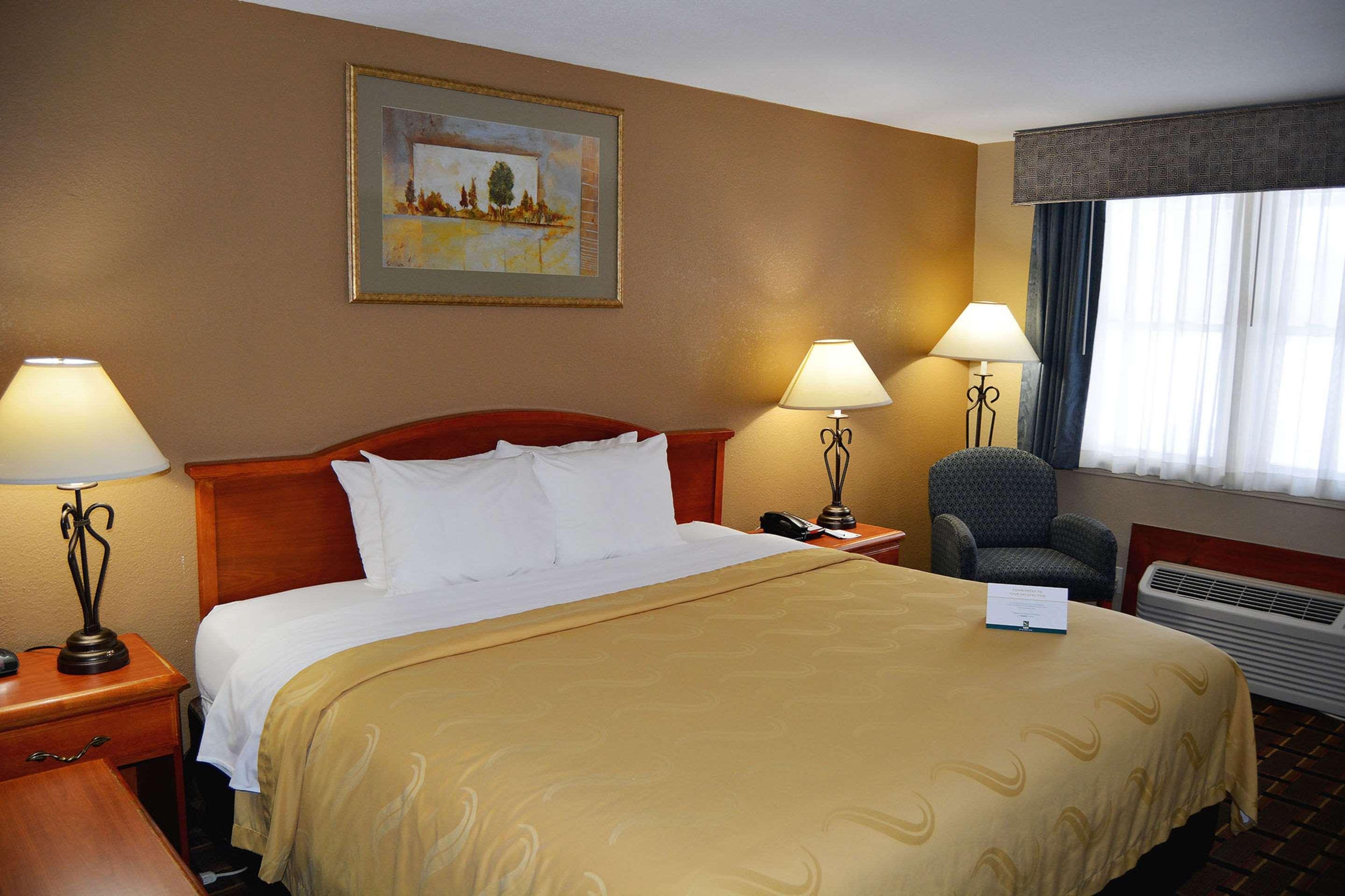 Quality Inn Raynham - Taunton Luaran gambar