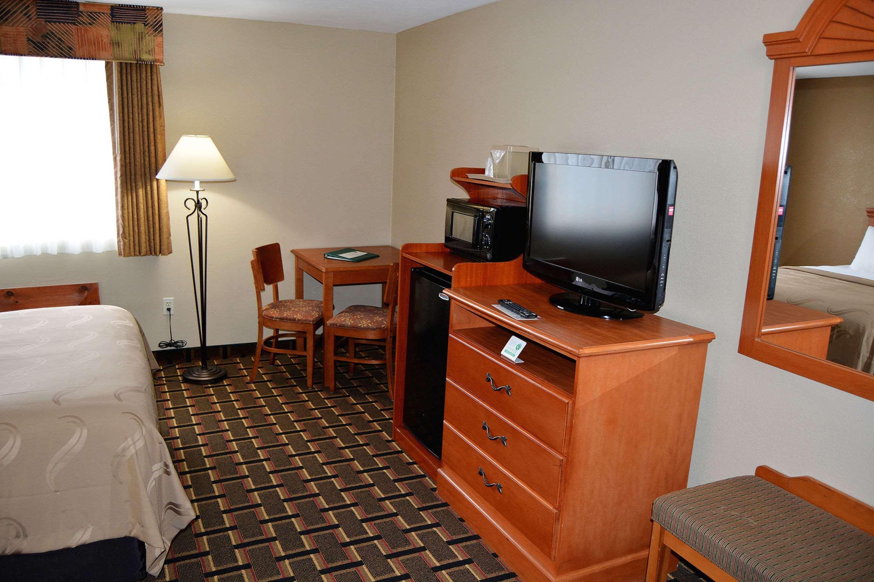 Quality Inn Raynham - Taunton Luaran gambar