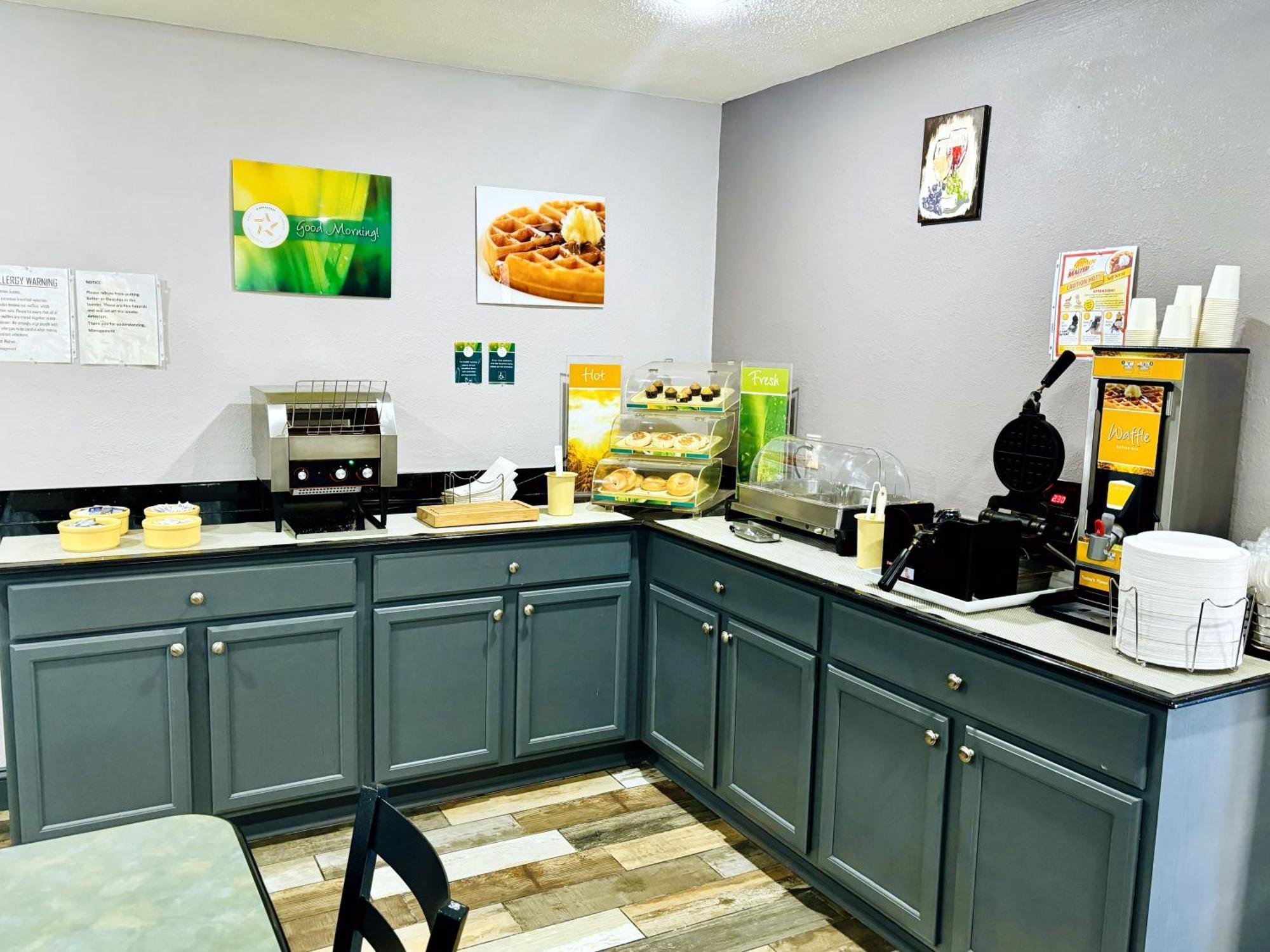 Quality Inn Raynham - Taunton Luaran gambar
