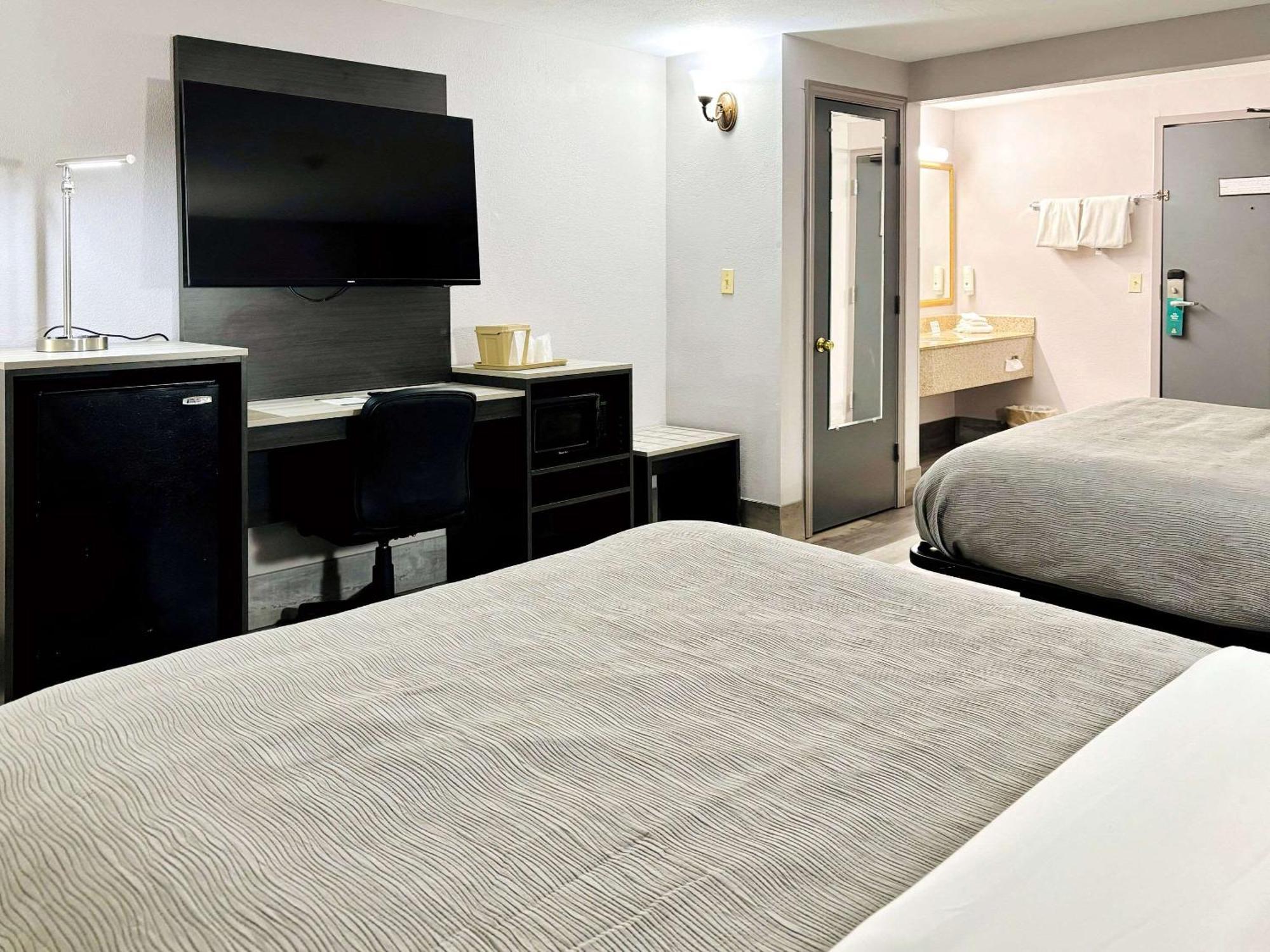 Quality Inn Raynham - Taunton Luaran gambar